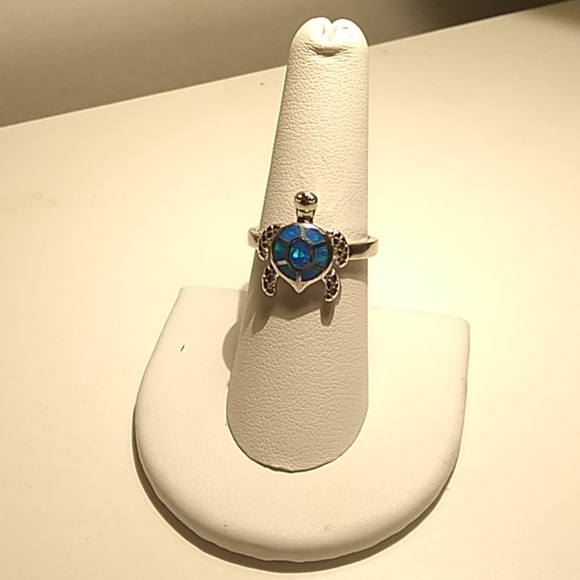 Exquisite Size 6 Silver and Lab Opal Turtle Ring🐢. - Picture 2 of 4